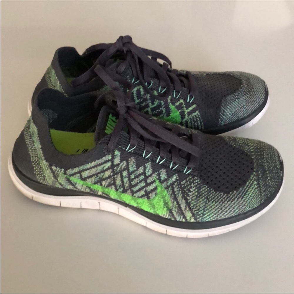 Nike 4.0 Flyknit Women’s Size 8